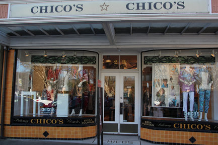 Image of the Chicos storefront in Sonoma