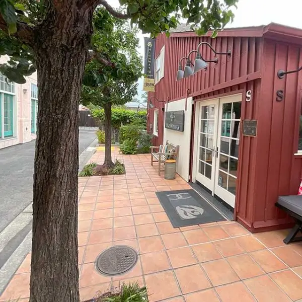 Sonoma Court Shops building. Highway 12 Wines.